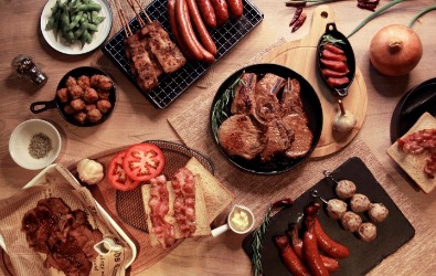 適合 9-12 人的「人滿為肉-不飽不歸烤肉組」,十件組,優惠價$2099