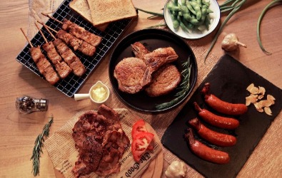 適合 3-5 人的「經典肉肉 烤肉組」 ，六件組，優惠價$999